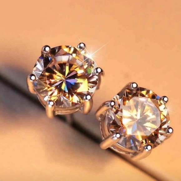 Austrian cubic zirconia crystal stud earrings. - Picture 4 of 6